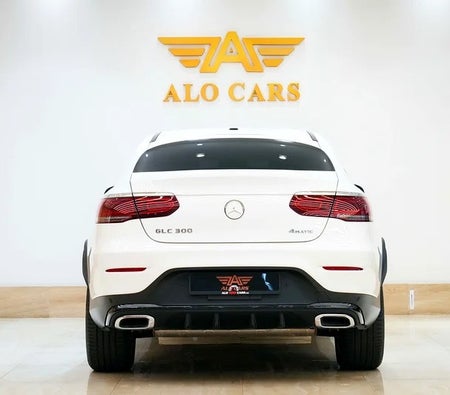 White Mercedes Benz GLC 300 2023