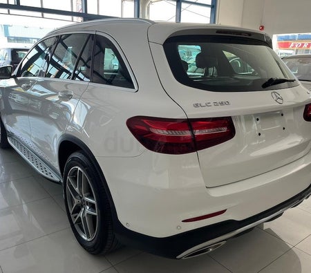 White Mercedes Benz GLC 250 4MATIC 2018