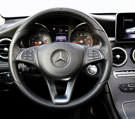 Weiß Mercedes Benz GLC 300 4MATIC 2019