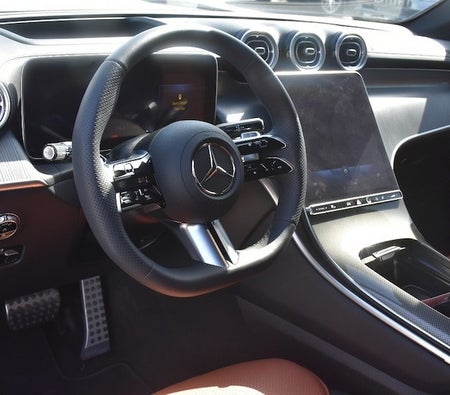 Mercedes Benz GLC 2023, photo 3 of 4