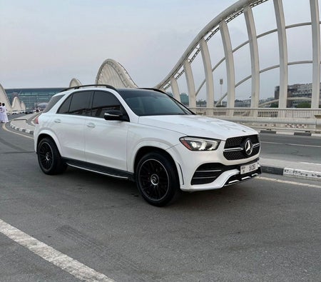 White Mercedes Benz GLE 350 2021