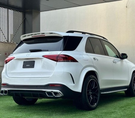 White Mercedes Benz GLE 350 2022