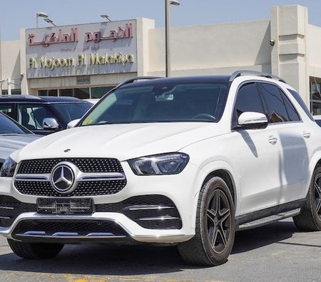 White Mercedes Benz GLE 450 4Matic 2019
