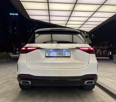 White Mercedes Benz GLE 450 2024
