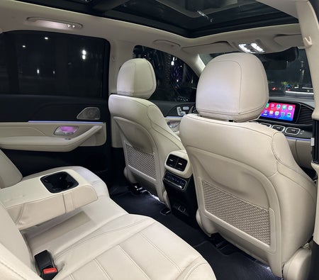 White Mercedes Benz GLE 450 2024