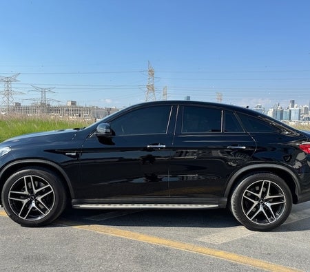 Black Mercedes Benz AMG GLE 43 2019