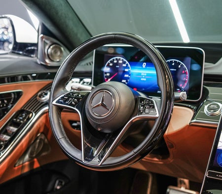 Mercedes Benz Maybach S680 2022, photo 4 of 4