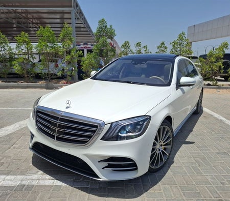 White Mercedes Benz S550 2014 White Mercedes Benz S550 2014