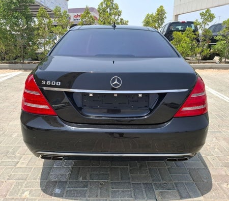 Black Mercedes Benz S600 2012