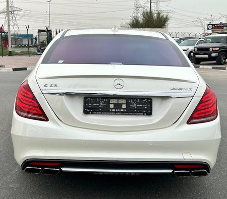 Blanc Mercedes Benz S63 AMG 2015