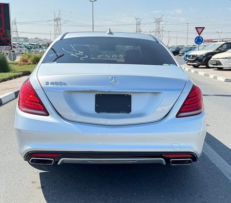 Silber Mercedes Benz S400 2017