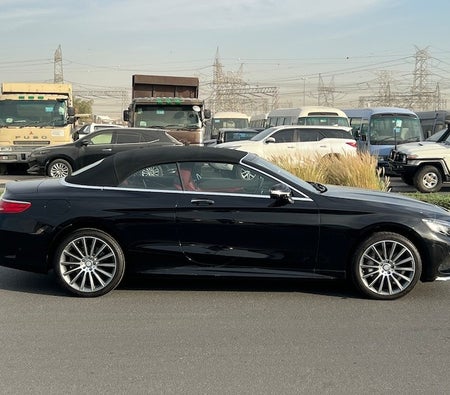 Black Mercedes Benz S550 2017