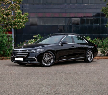 Black Mercedes Benz S350 D 2023 Black Mercedes Benz S350 D 2023