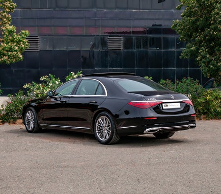 Black Mercedes Benz S350 D 2024 Black Mercedes Benz S350 D 2024