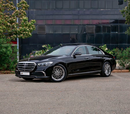 Black Mercedes Benz S350 D 2024 Black Mercedes Benz S350 D 2024