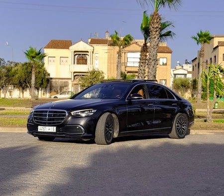 Black Mercedes Benz S400 2024 Black Mercedes Benz S400 2024