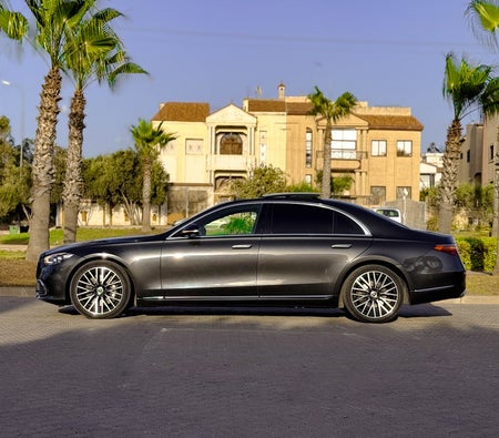 Black Mercedes Benz S400 2024 Black Mercedes Benz S400 2024