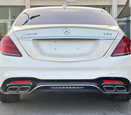 White Mercedes Benz S500 2014