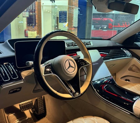 Black Mercedes Benz S500 2024