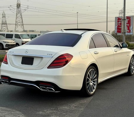 White Mercedes Benz S550 2015