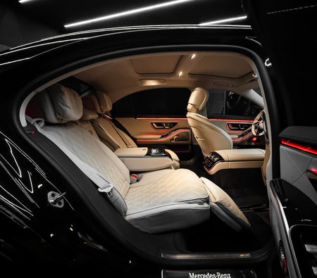 Black Mercedes Benz S580 4Matic 2022
