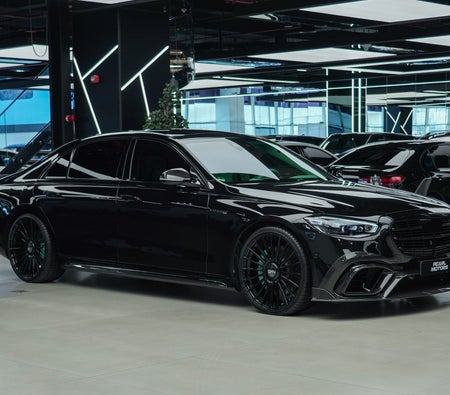 Black Mercedes Benz S580 2022