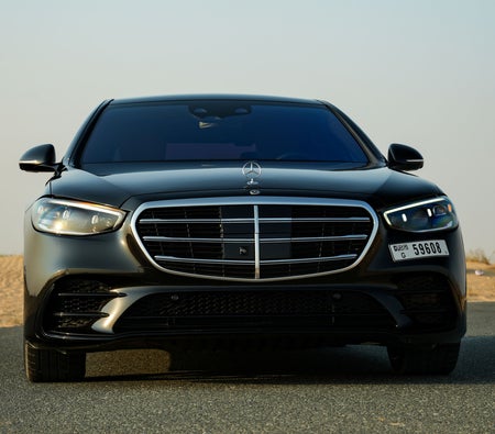 Black Mercedes Benz S580 2024