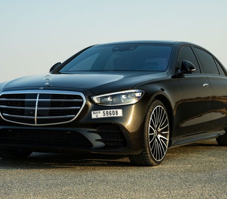 Black Mercedes Benz S580 2024