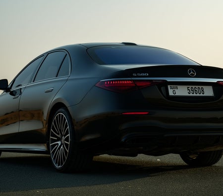 Black Mercedes Benz S580 2024