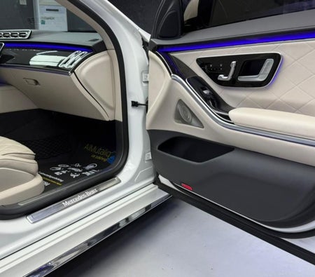 白色的 奔驰 S580 2024年 白色的 奔驰 S580 2024年