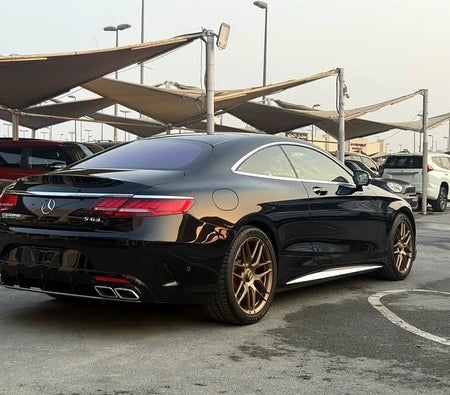 Black Mercedes Benz S63 AMG 4Matic Plus 2019