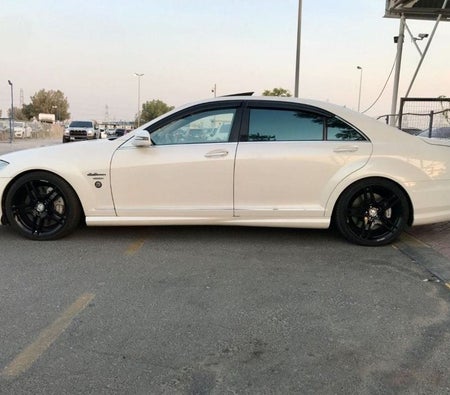 Weiß Mercedes Benz S63 AMG 2010