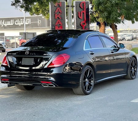 Black Mercedes Benz S63 AMG 2015