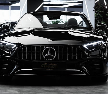 Schwarz Mercedes Benz SL43 AMG 2022