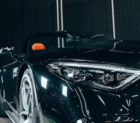 Schwarz Mercedes Benz SL43 AMG 2022
