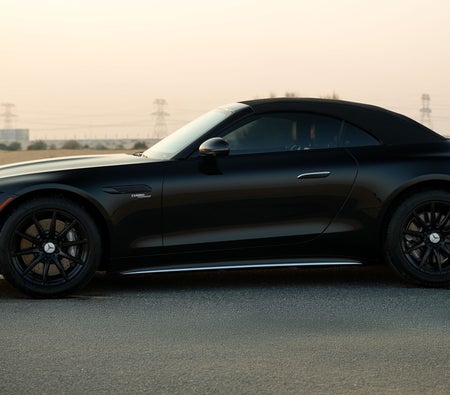 Black Mercedes Benz SL43 AMG 2023
