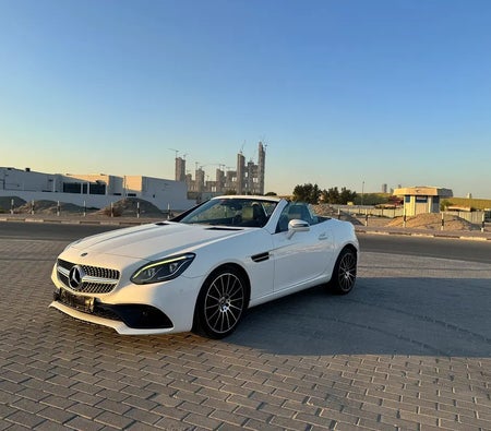 Mercedes Benz SLC 200 2018, photo 3 of 4