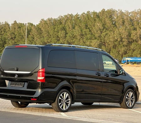 Black Mercedes Benz V250 2016