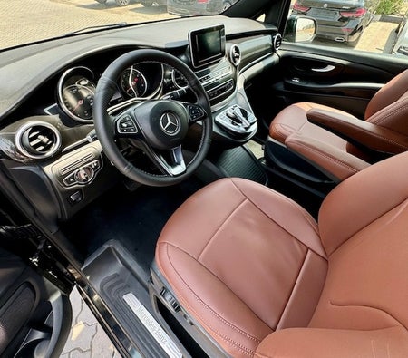 Mercedes Benz V250 2019, photo 3 of 4
