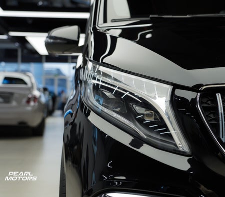 Black Mercedes Benz V250 2023