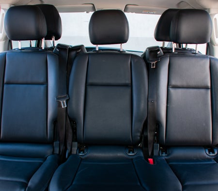Черный Mercedes Benz Vito 2022 год