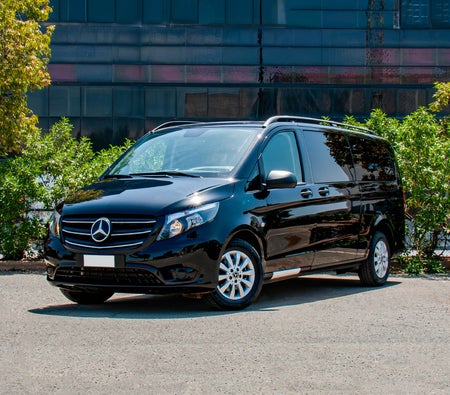 Negro Mercedes Benz Vito 2024