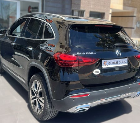 Schwarz Mercedes Benz GLA 200 D DISTINCTIVE 2024 Schwarz Mercedes Benz GLA 200 D DISTINCTIVE 2024