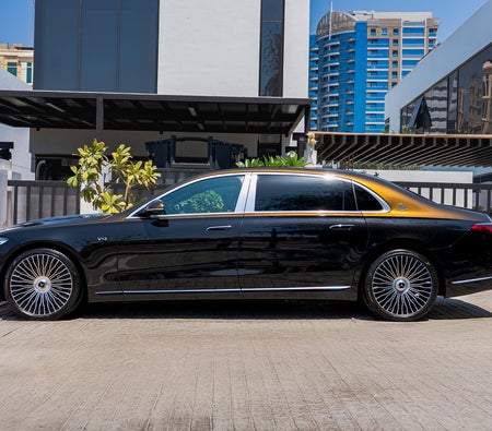 Mercedes Benz Maybach S680 2023