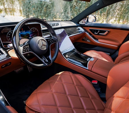 Mercedes Benz Maybach S680 2023