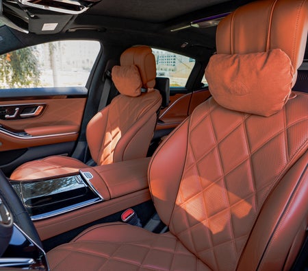 Mercedes Benz Maybach S680 2023