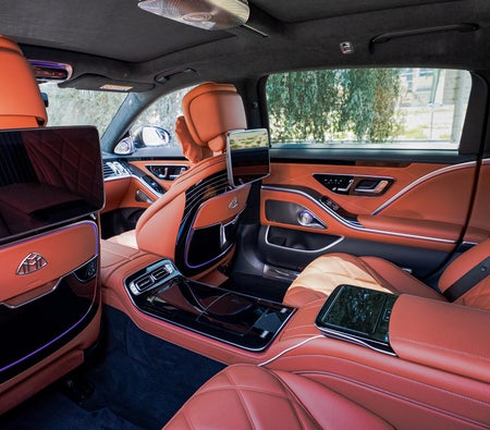 Mercedes Benz Maybach S680 2023