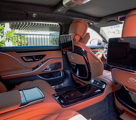Mercedes Benz Maybach S680 2023