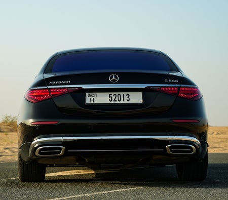 Black Mercedes Maybach S580 Maybach 2024