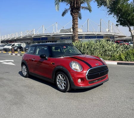 Mini Cooper 2018, photo 1 of 4